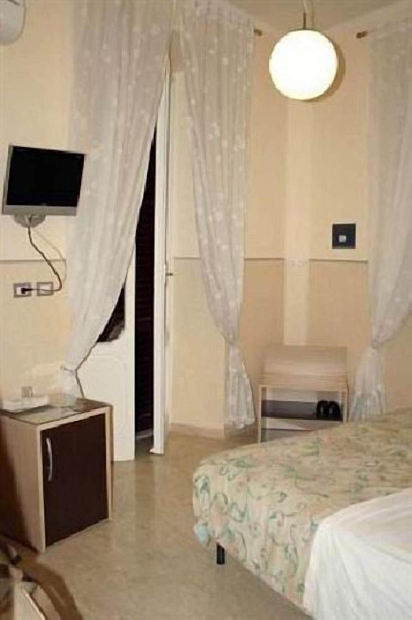 Hotel Elide Roma Esterno foto