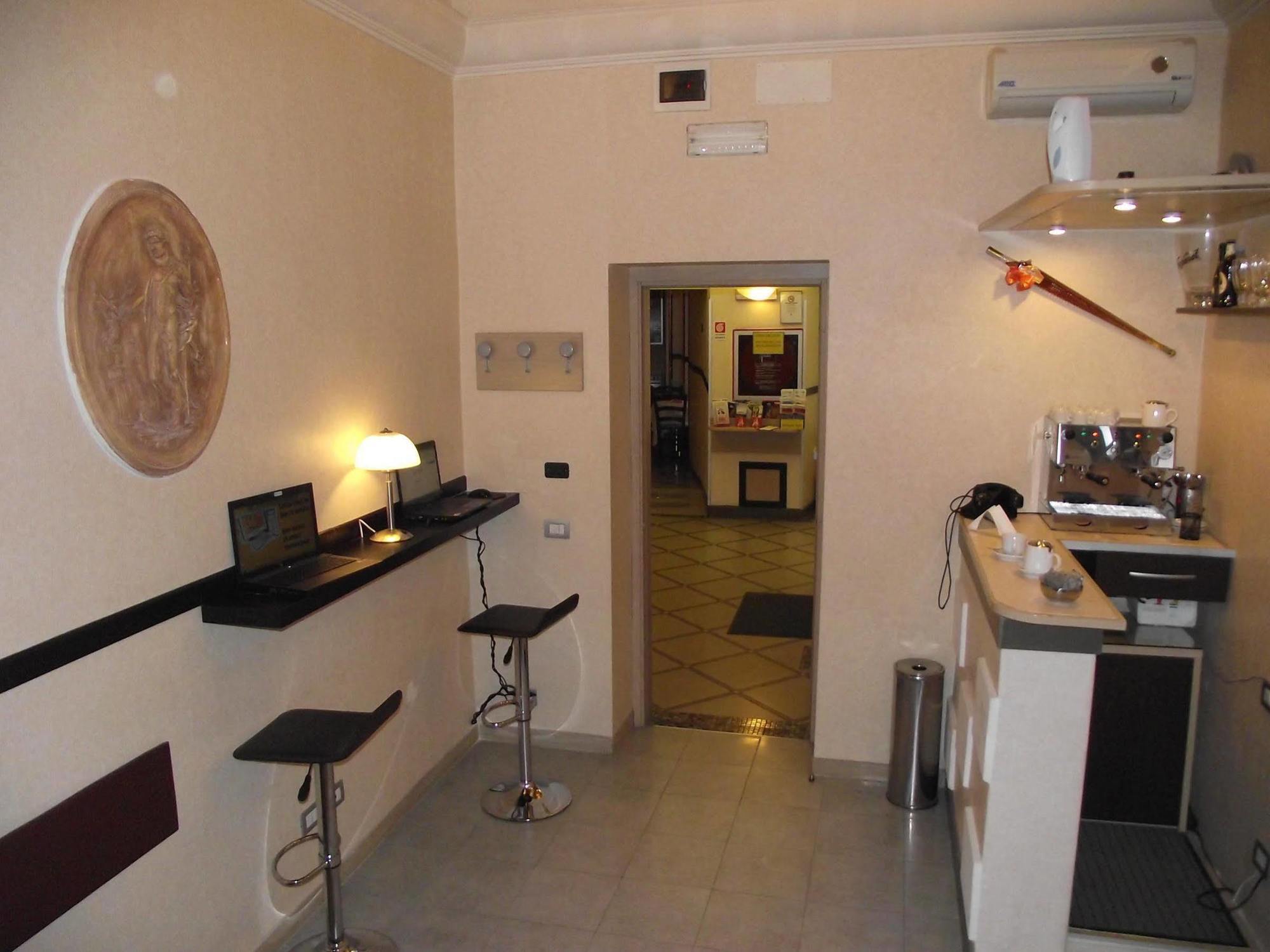 Hotel Elide Roma Esterno foto